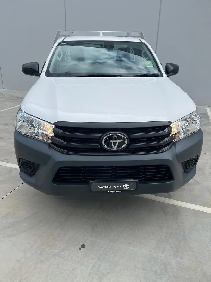 2022 Toyota Hilux Gallery Image 2