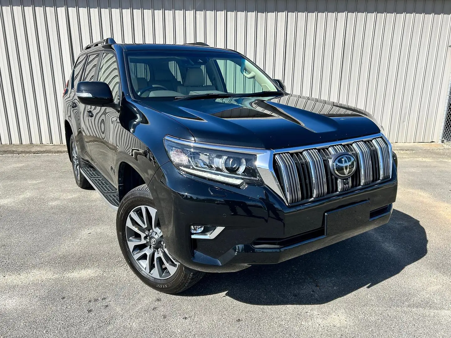 2023 Toyota Landcruiser Prado Image 1