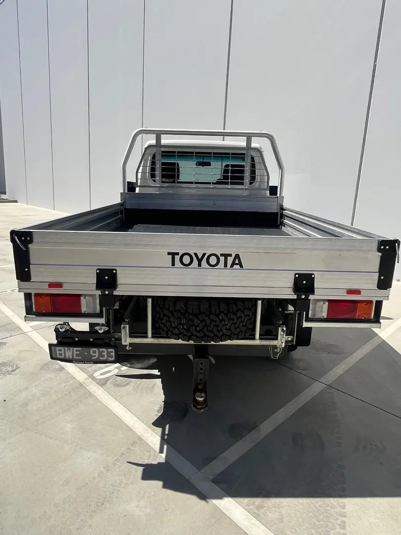 2006 Toyota Landcruiser Gallery Image 11