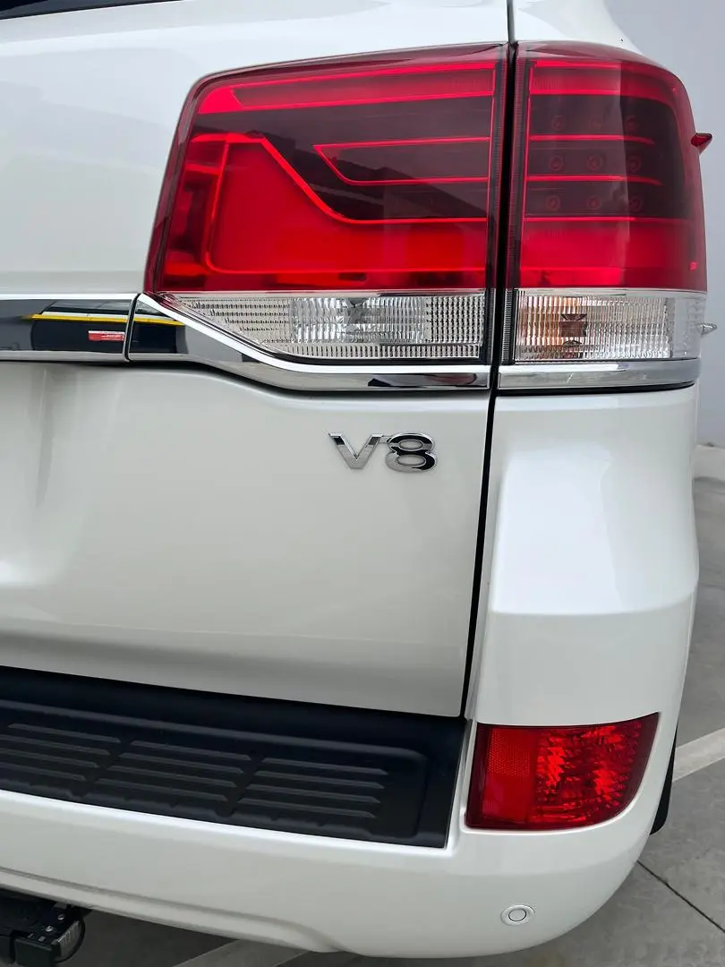 2021 Toyota Landcruiser Gallery Image 12