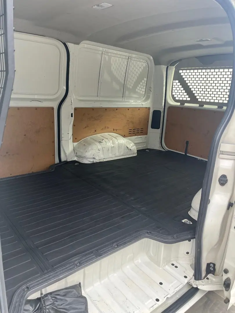 2019 Toyota Hiace Gallery Image 9