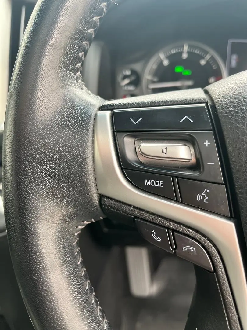 2021 Toyota Landcruiser Gallery Image 25