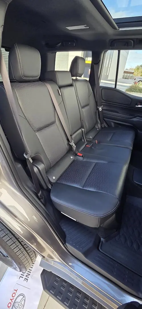2025 Toyota Landcruiser Prado Gallery Image 15