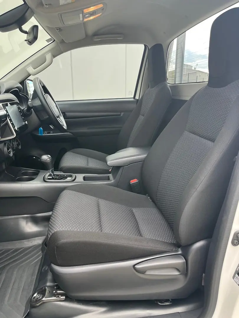 2022 Toyota Hilux Gallery Image 7