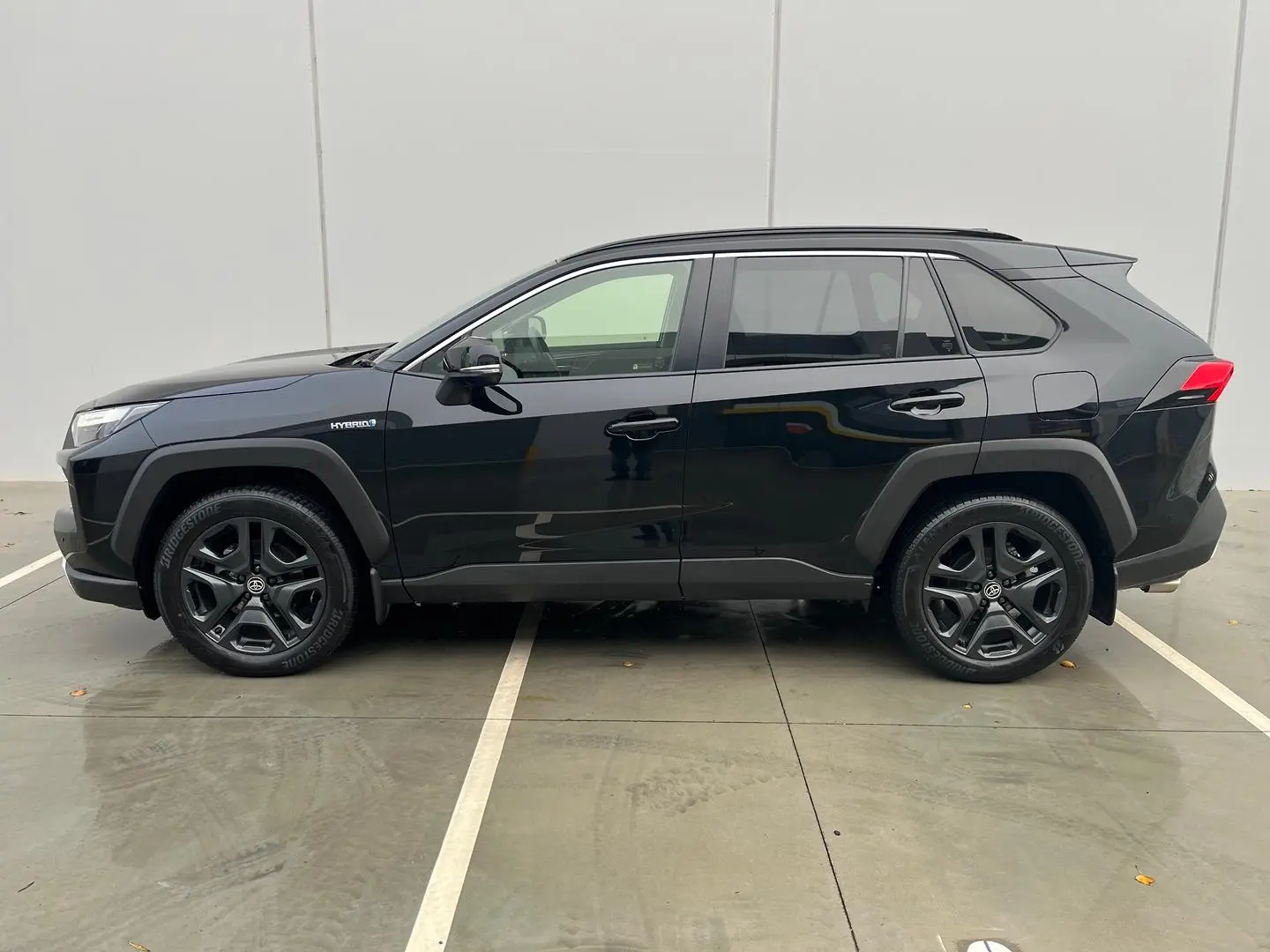 2024 Toyota RAV4 Gallery Image 5