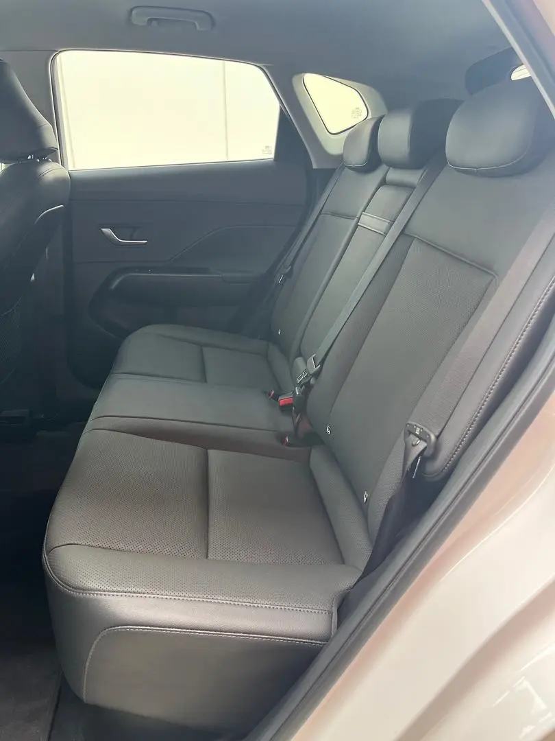 2024 Hyundai Kona Gallery Image 7