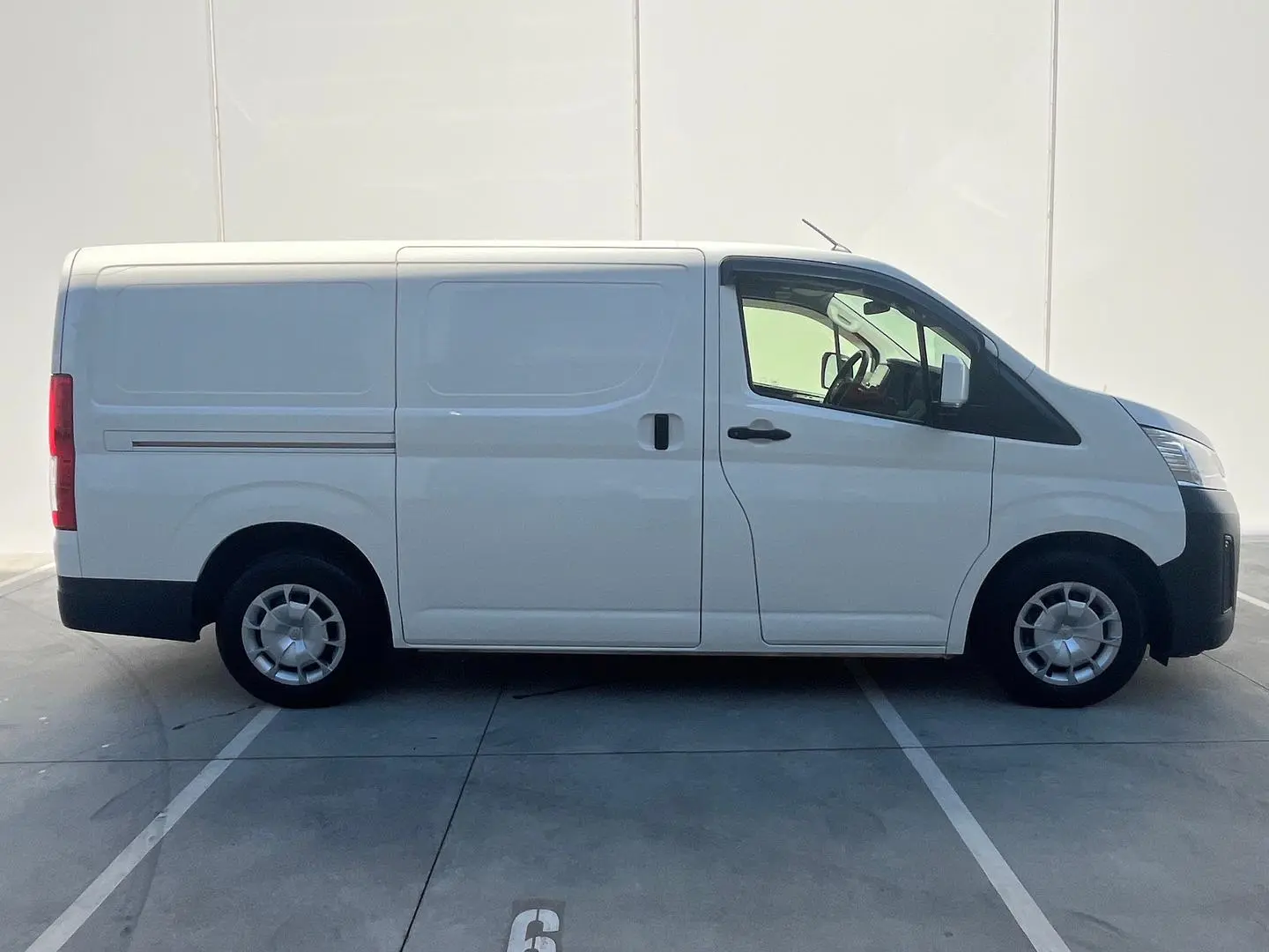 2021 Toyota Hiace Gallery Image 14