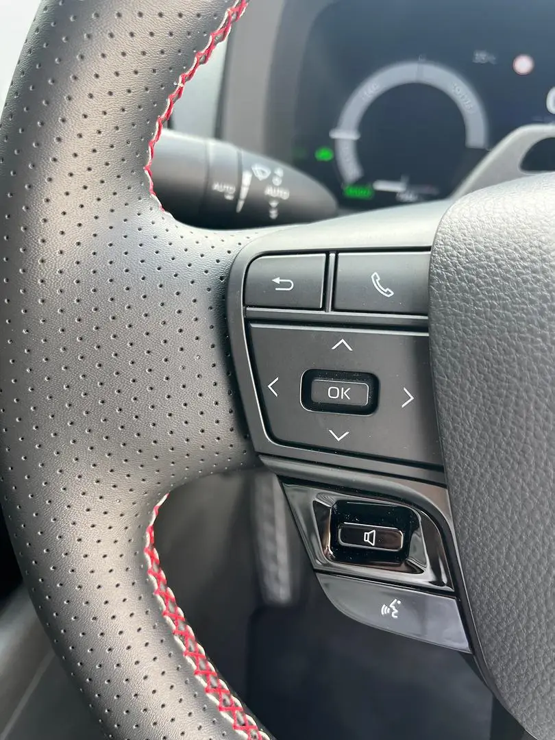 2025 Toyota C-HR Gallery Image 23