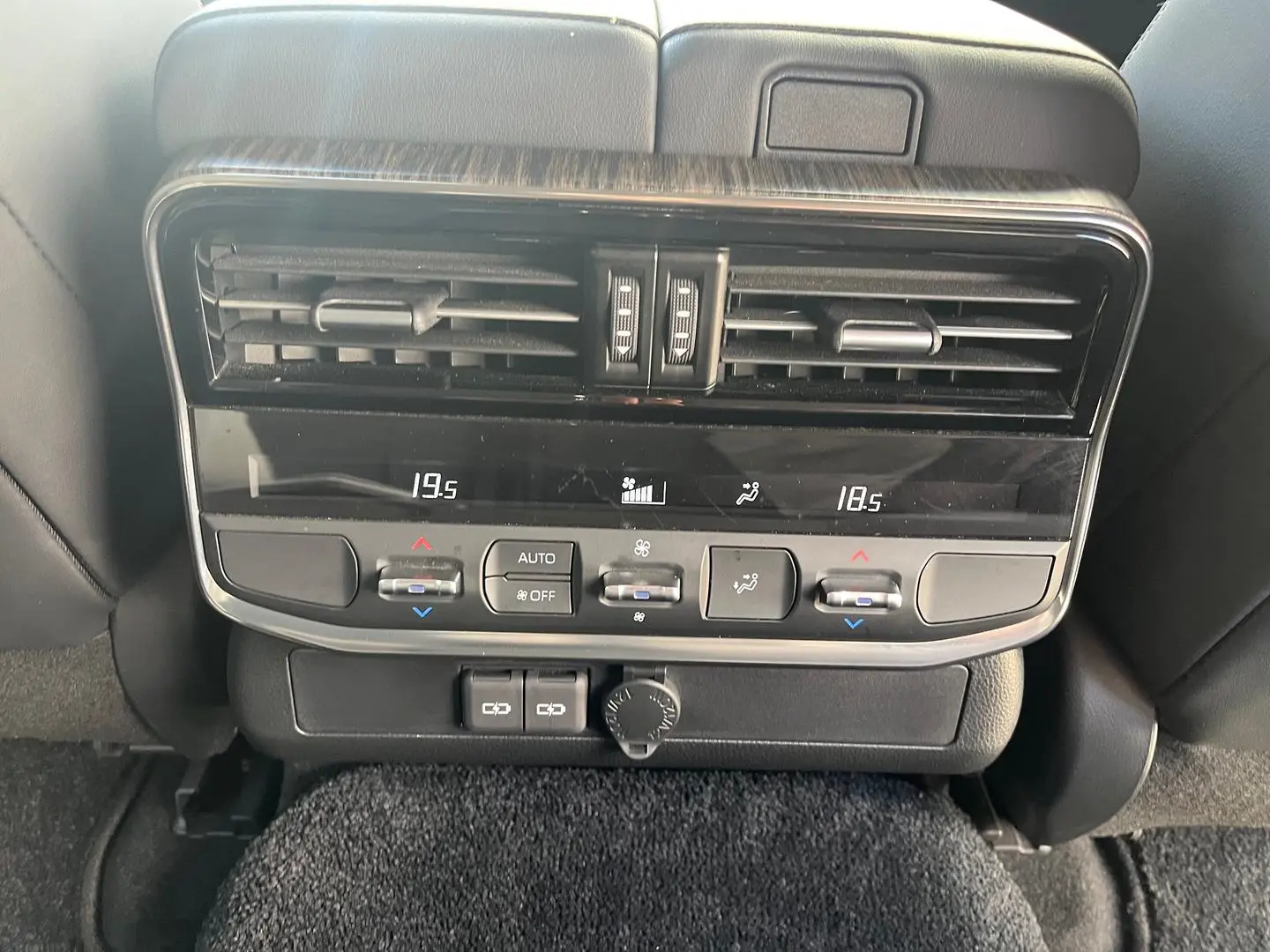 2022 Toyota Landcruiser Gallery Image 16