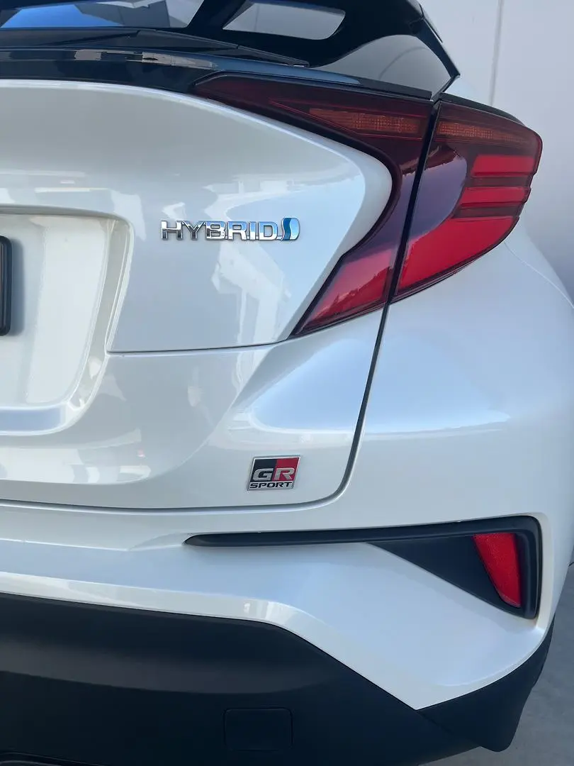 2021 Toyota C-HR Gallery Image 11