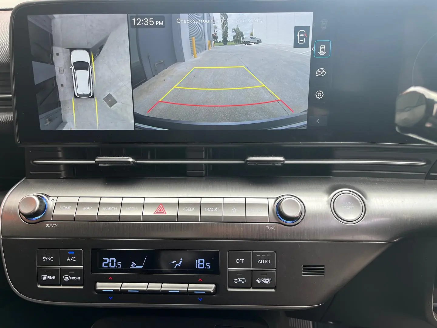 2024 Hyundai Kona Gallery Image 19