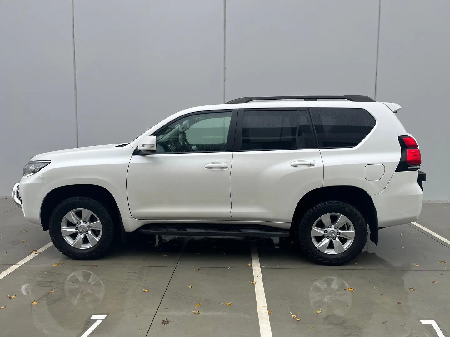 2018 Toyota Landcruiser Prado Gallery Image 6