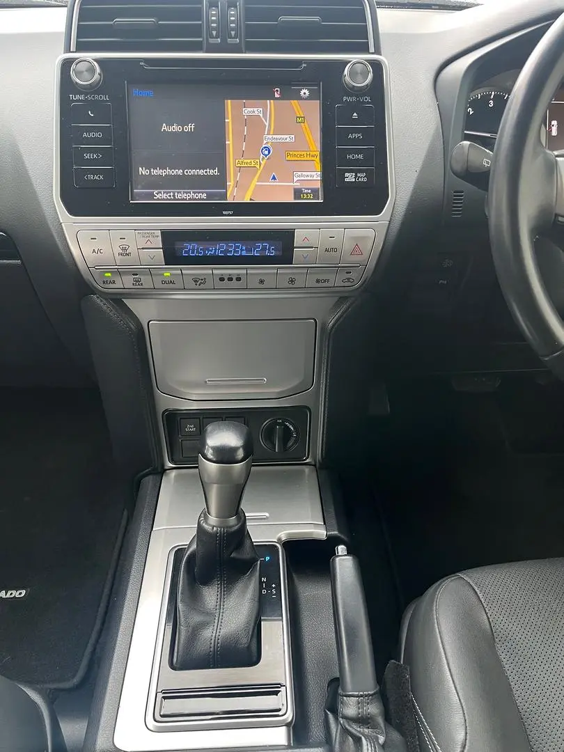 2018 Toyota Landcruiser Prado Gallery Image 19