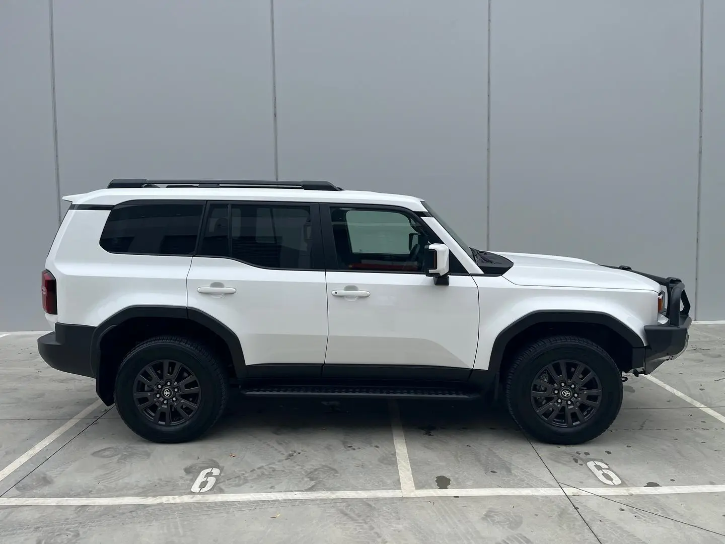 2025 Toyota Landcruiser Prado Gallery Image 24