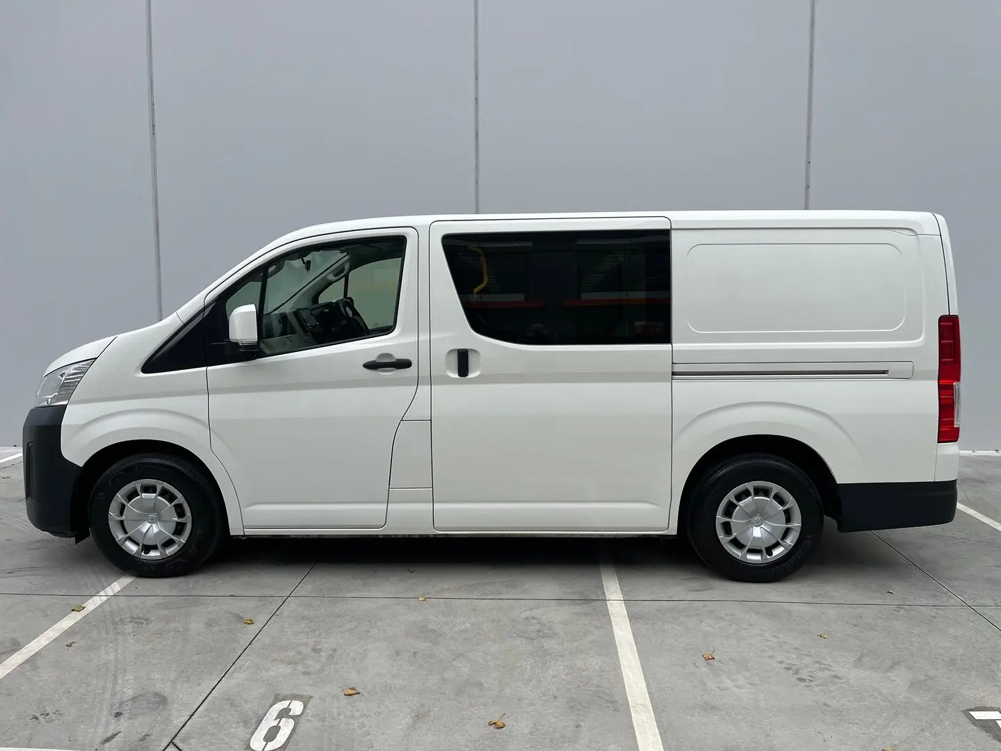 2020 Toyota Hiace Gallery Image 5