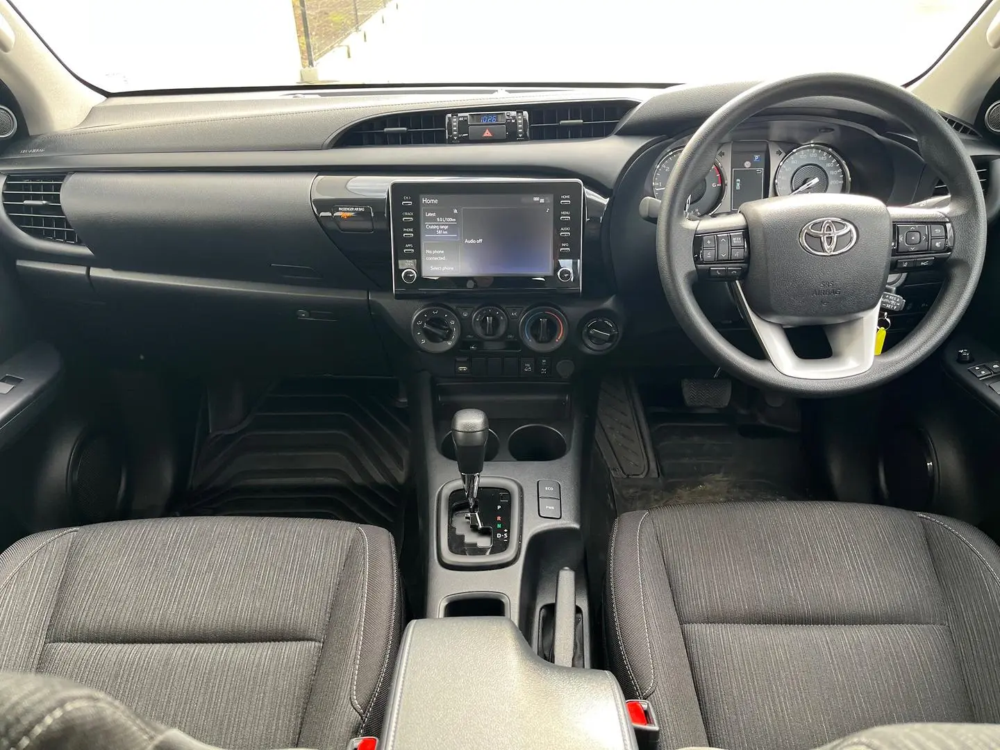 2024 Toyota Hilux Gallery Image 18
