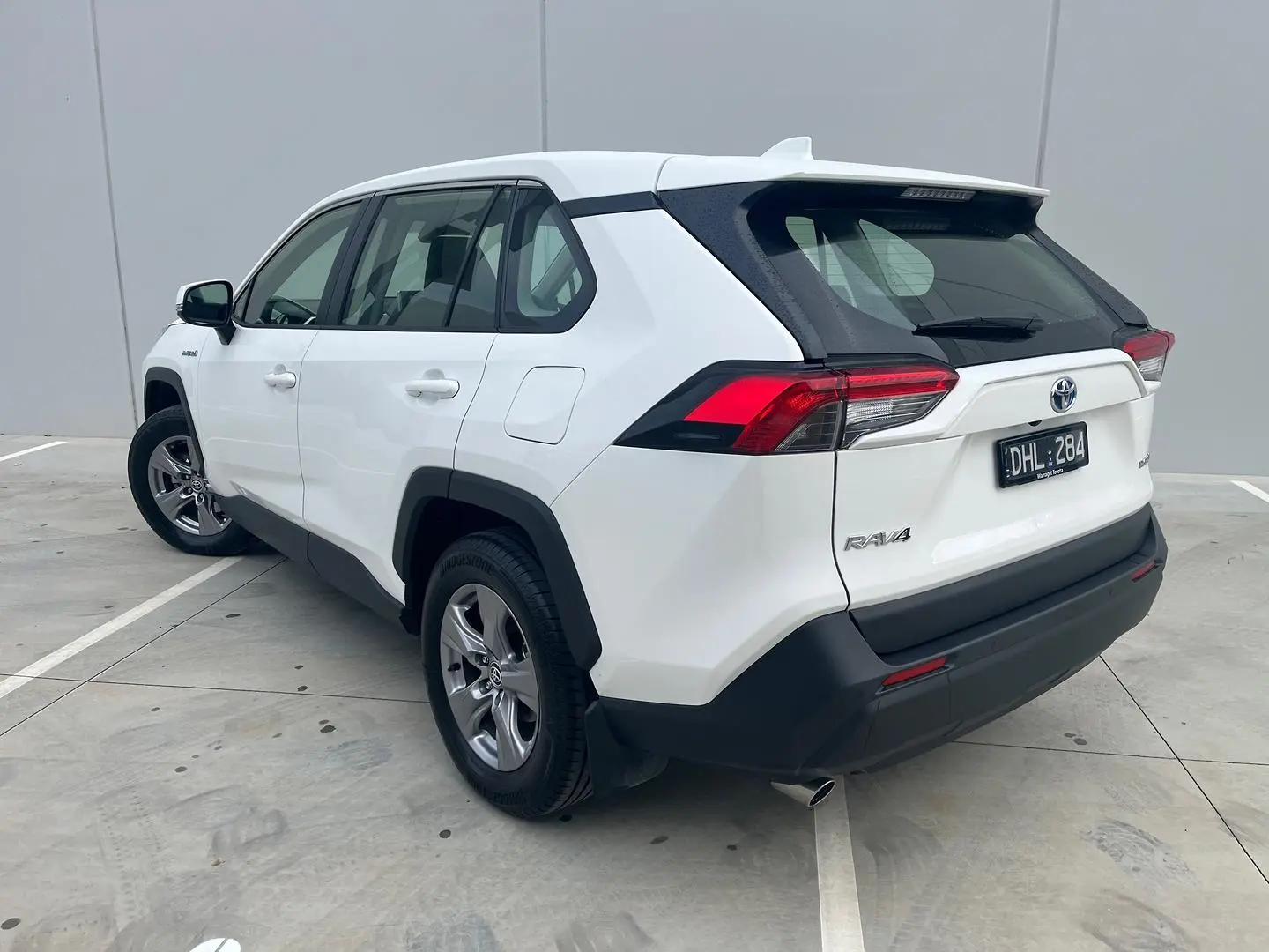2024 Toyota RAV4 Gallery Image 8