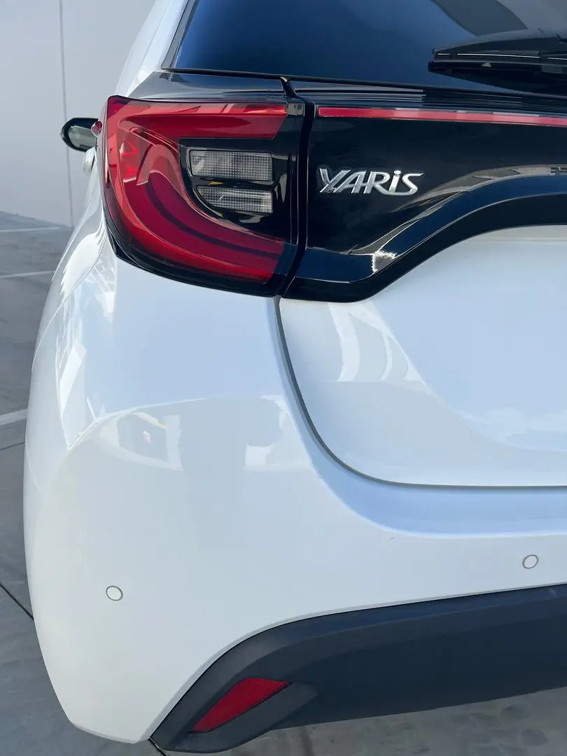 2020 Toyota Yaris Gallery Image 10