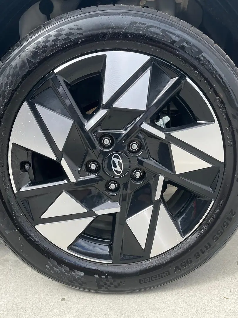 2024 Hyundai Kona Gallery Image 5