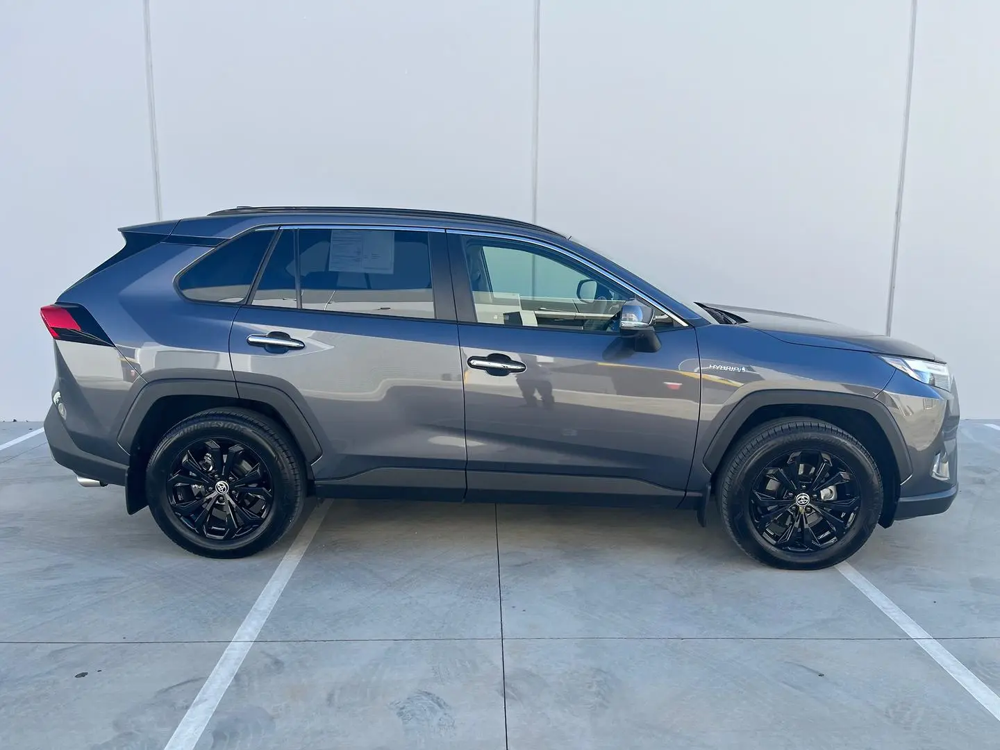 2024 Toyota RAV4 Gallery Image 13