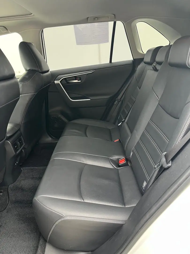 2020 Toyota RAV4 Gallery Image 7