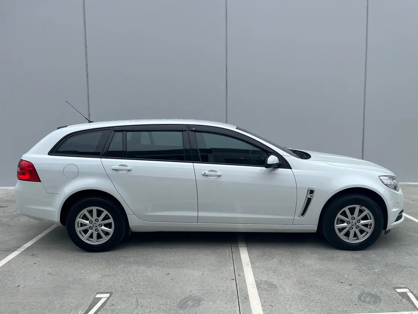 2016 Holden Commodore Gallery Image 24