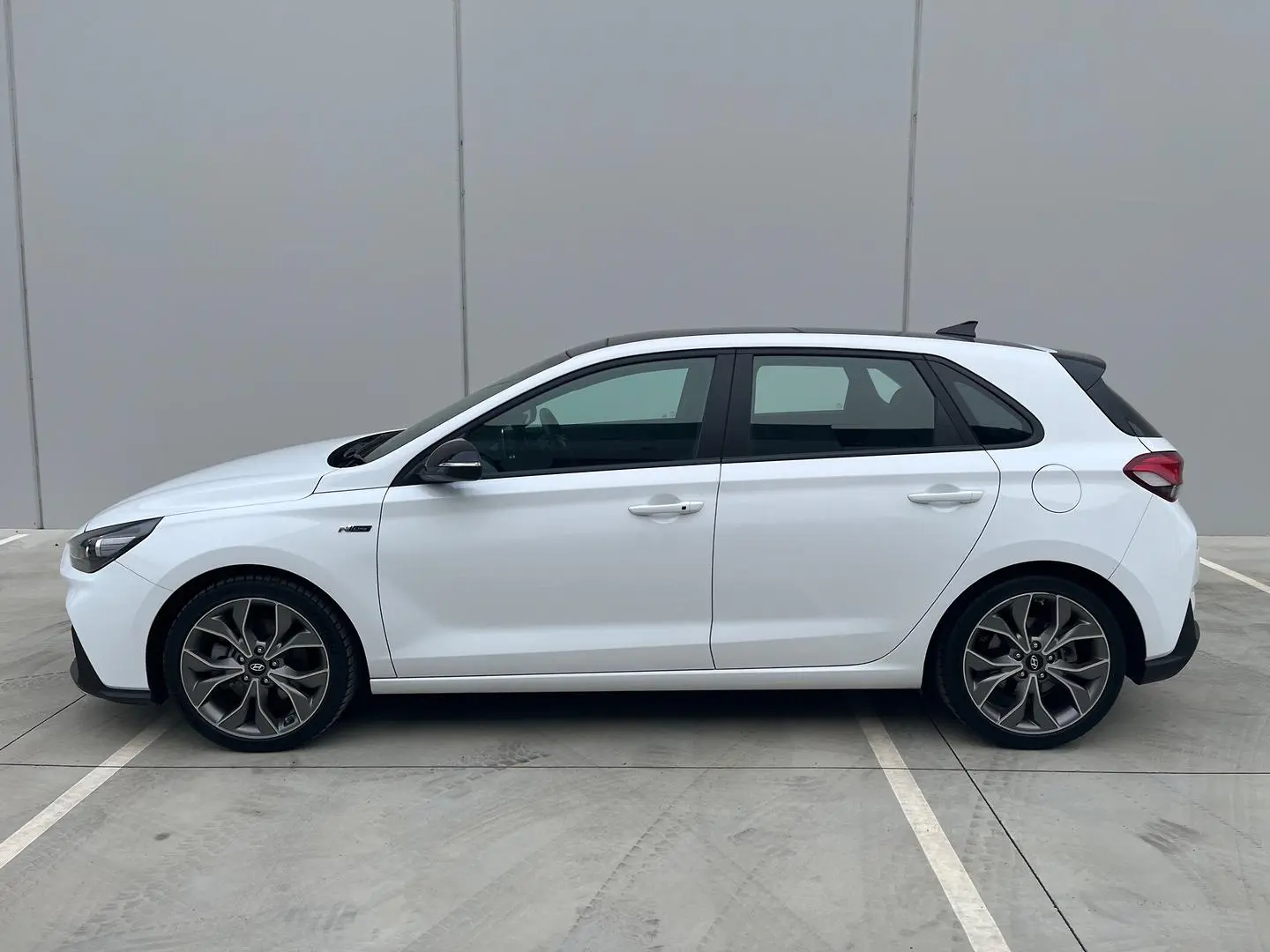 2021 Hyundai i30 Gallery Image 8