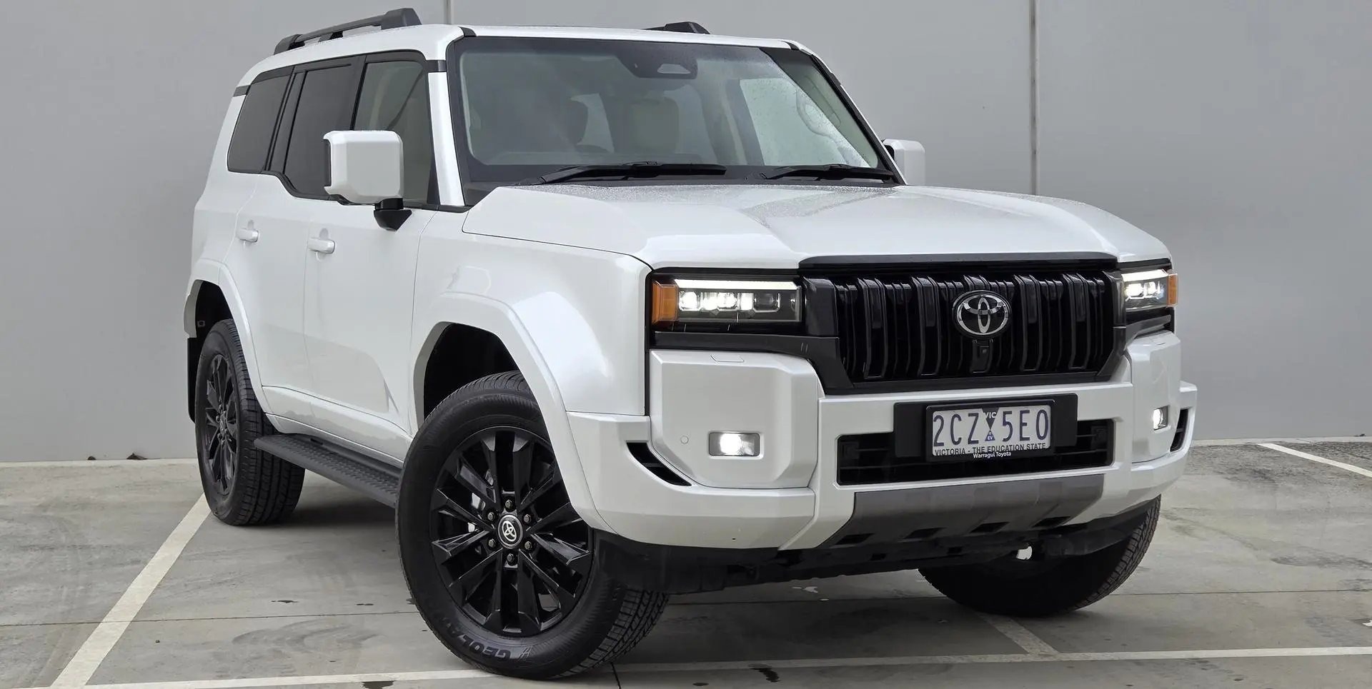 2025 Toyota Landcruiser Prado Gallery Image 1