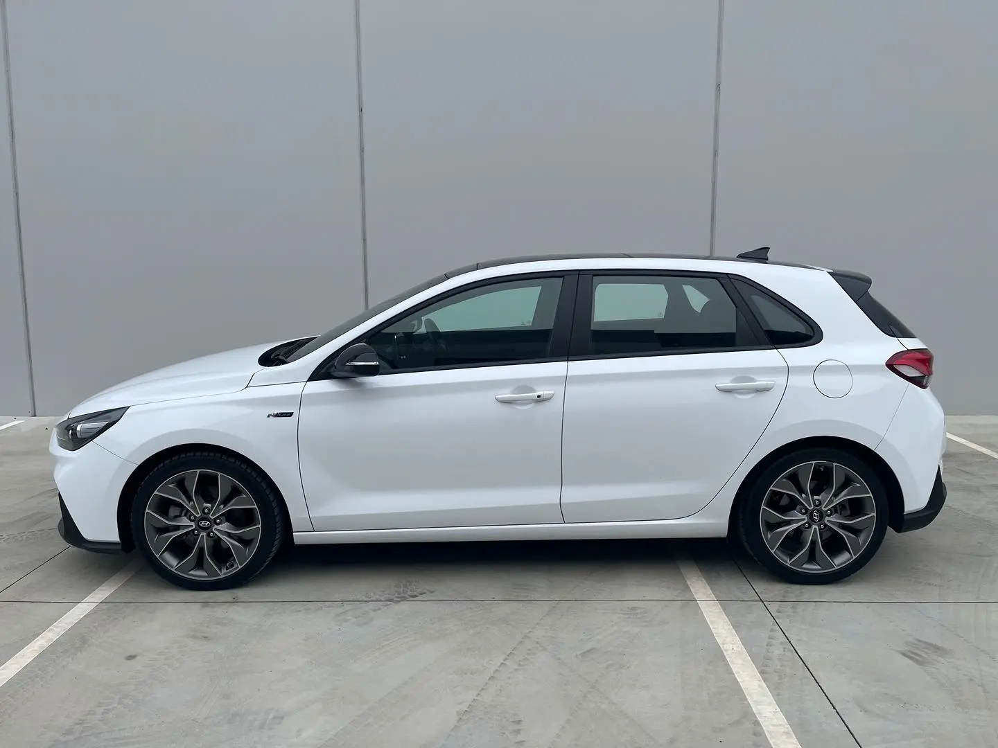 2021 Hyundai i30 Gallery Image 4