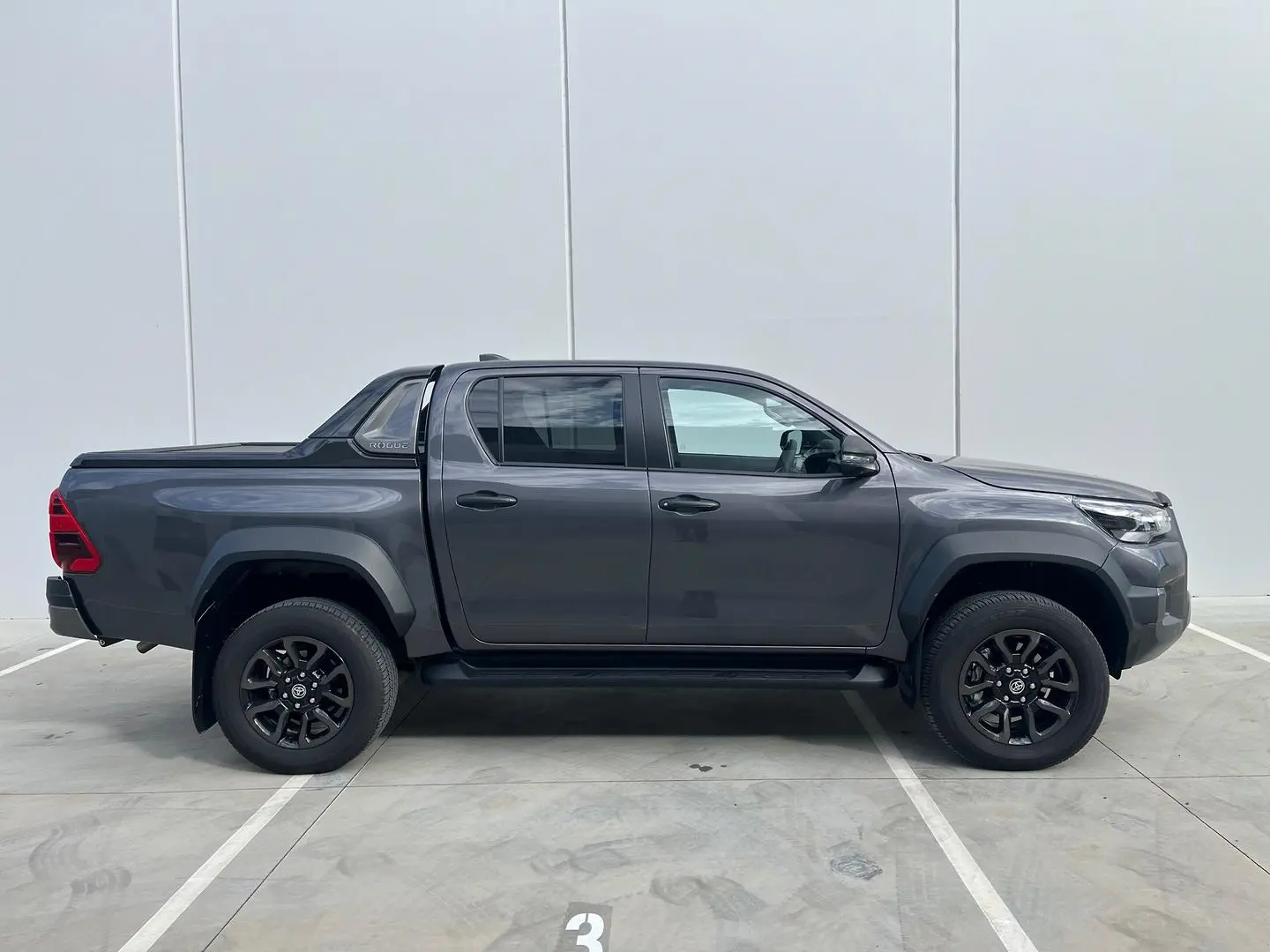 2024 Toyota Hilux Gallery Image 13
