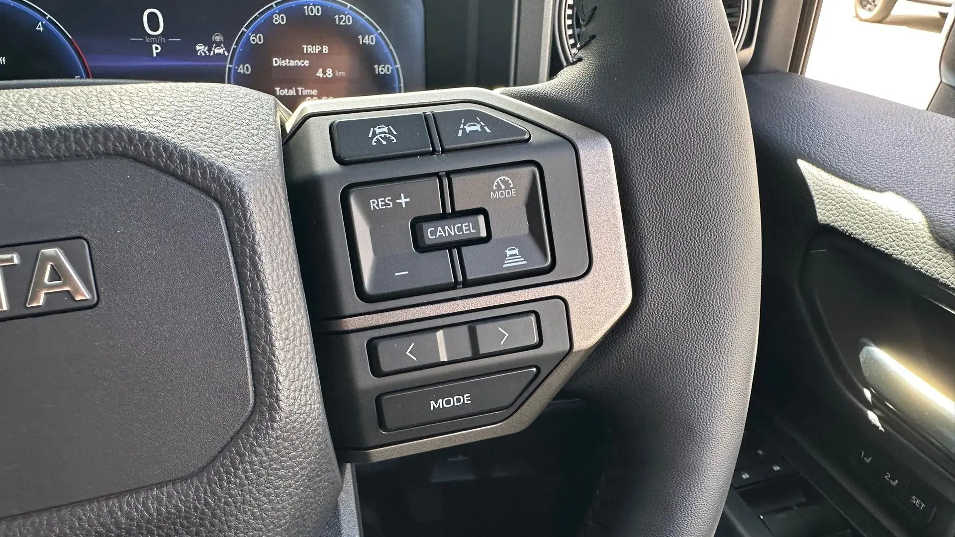 2025 Toyota Landcruiser Prado Gallery Image 22