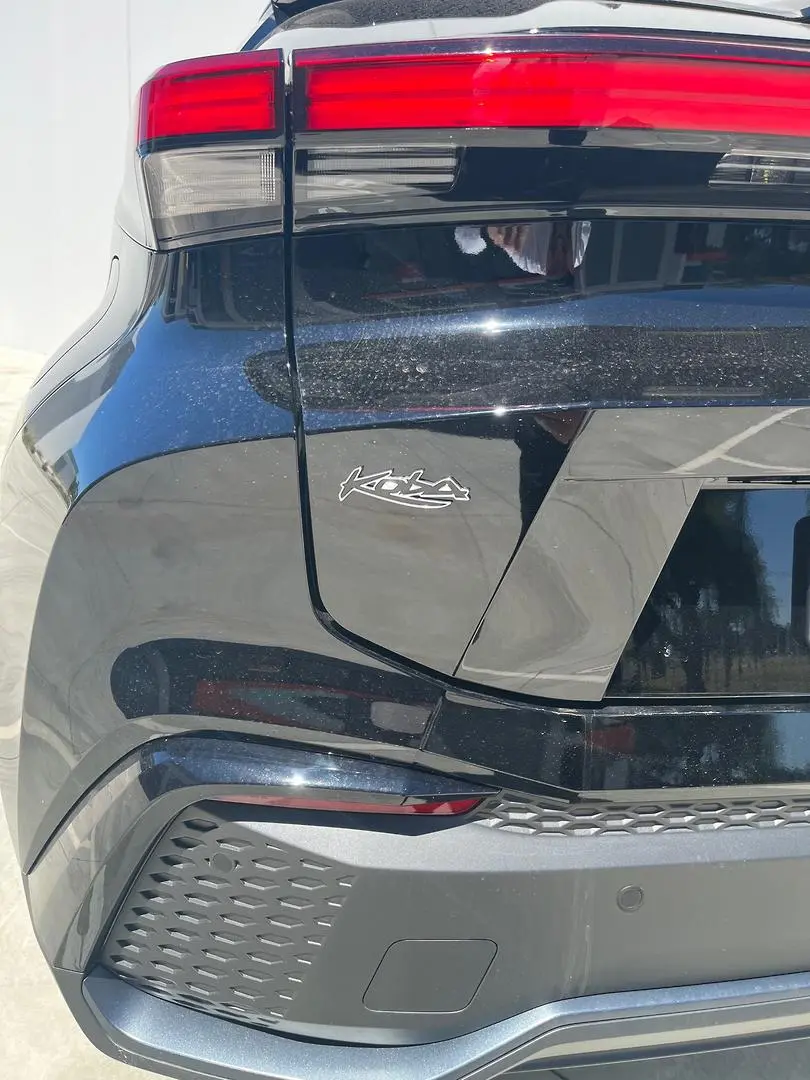 2025 Toyota C-HR Gallery Image 11