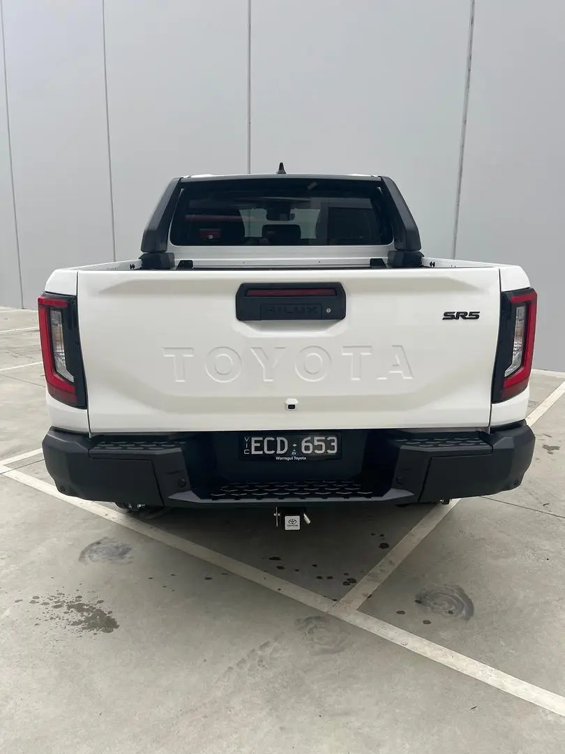 2026 Toyota Hilux Gallery Image 11