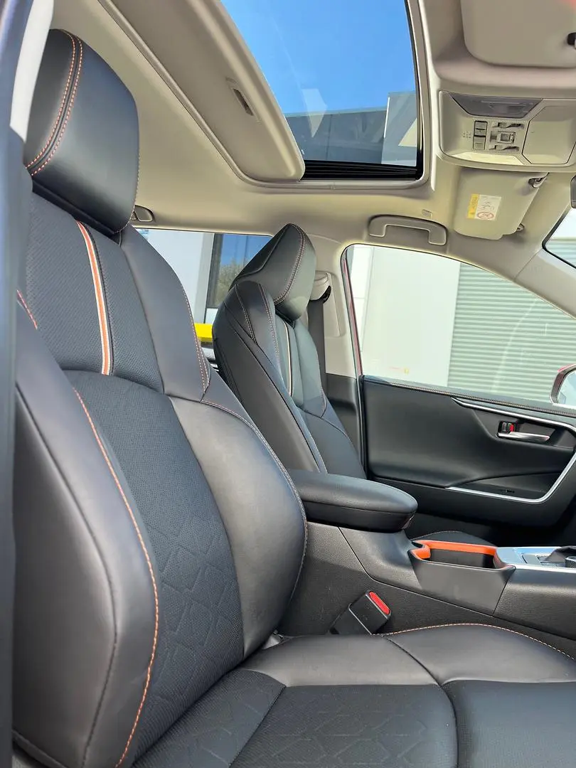 2023 Toyota RAV4 Gallery Image 17