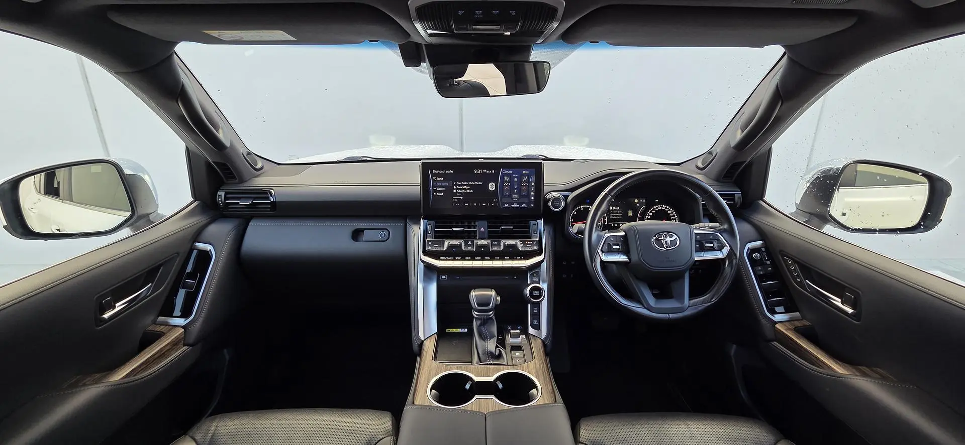 2024 Toyota Landcruiser Gallery Image 18