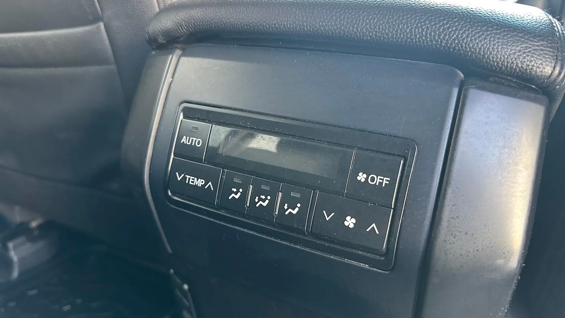 2019 Toyota Landcruiser Prado Gallery Image 11