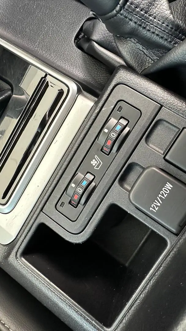 2020 Toyota Landcruiser Prado Gallery Image 18