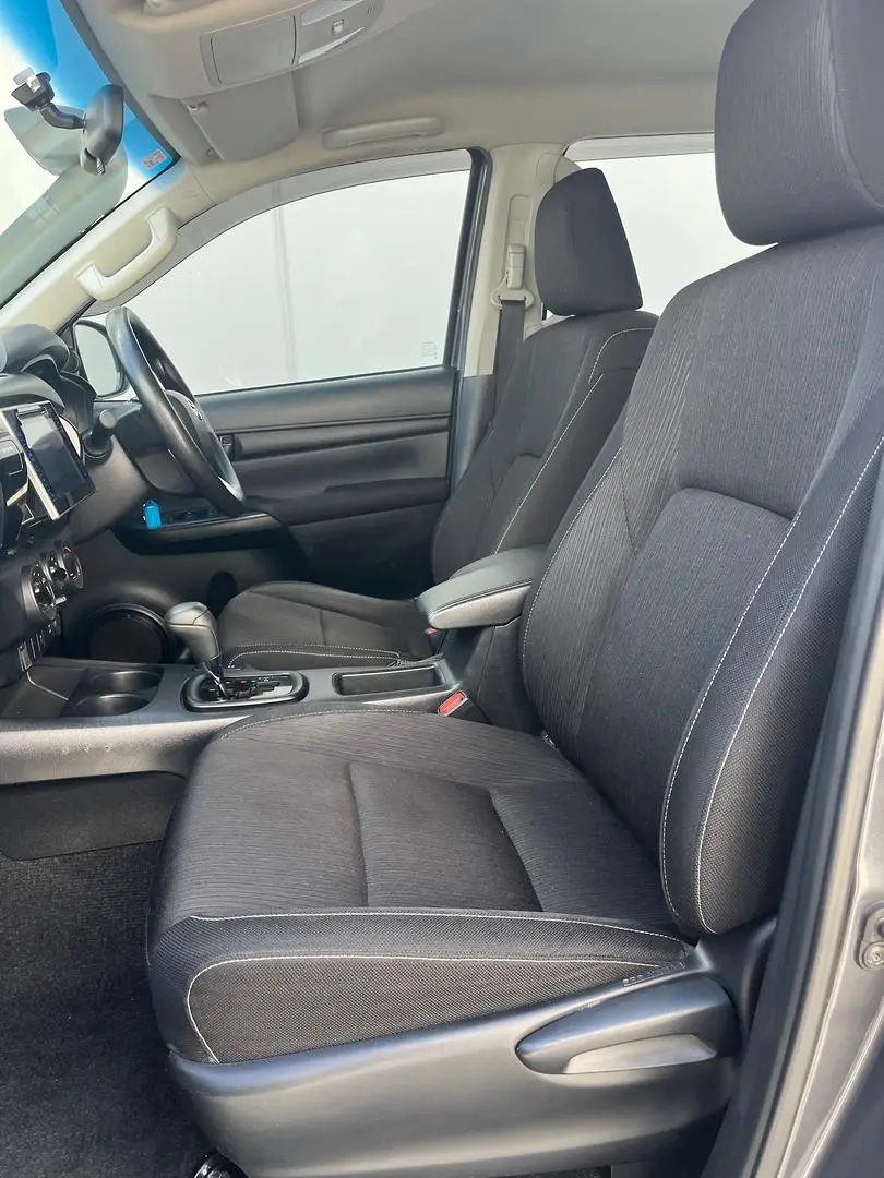 2016 Toyota Hilux Gallery Image 7