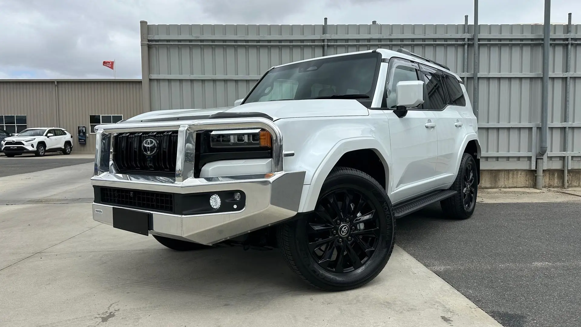 2024 Toyota Landcruiser Prado Gallery Image 3