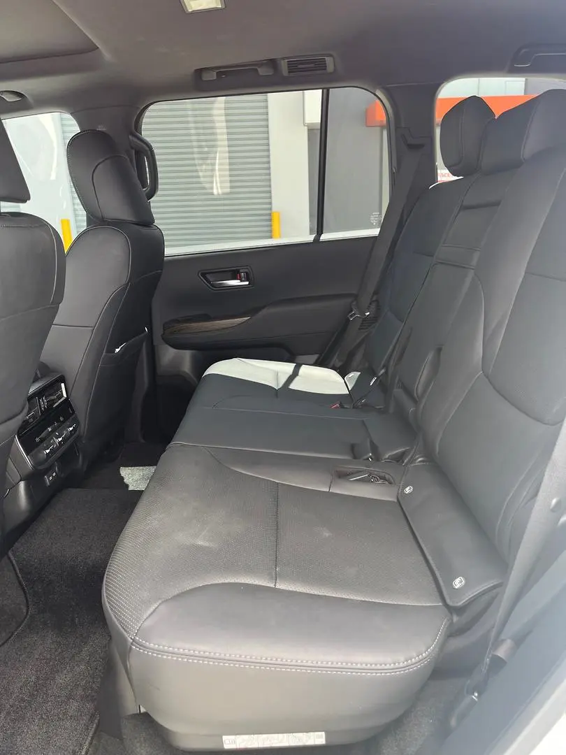 2022 Toyota Landcruiser Gallery Image 8