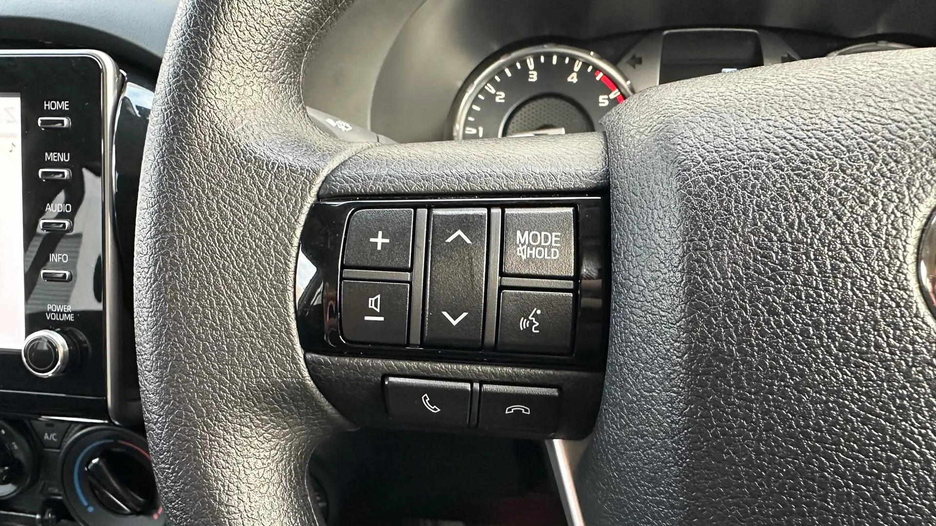 2024 Toyota Hilux Gallery Image 16