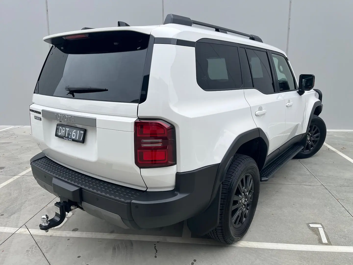 2025 Toyota Landcruiser Prado Gallery Image 12