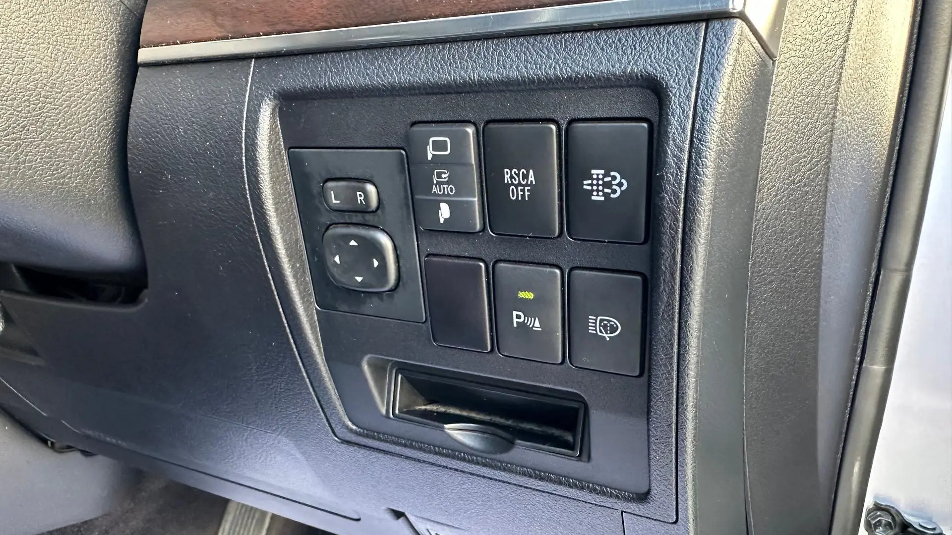 2018 Toyota Landcruiser Gallery Image 14