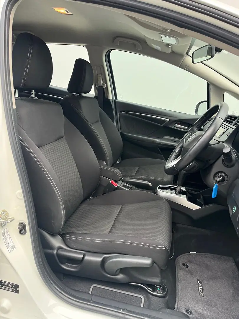2016 Honda Jazz Gallery Image 15