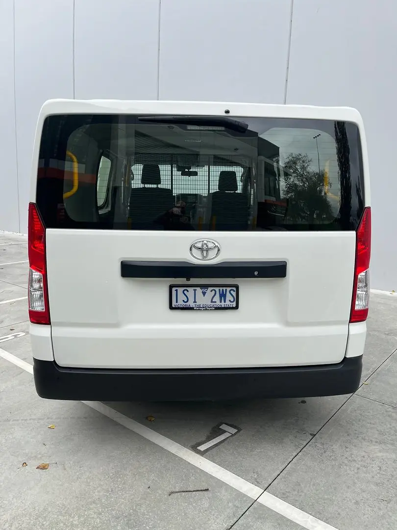 2020 Toyota Hiace Gallery Image 10
