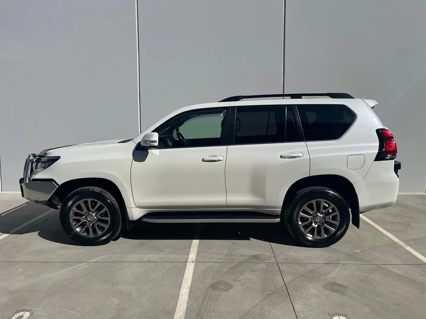 2018 Toyota Landcruiser Prado Gallery Image 4