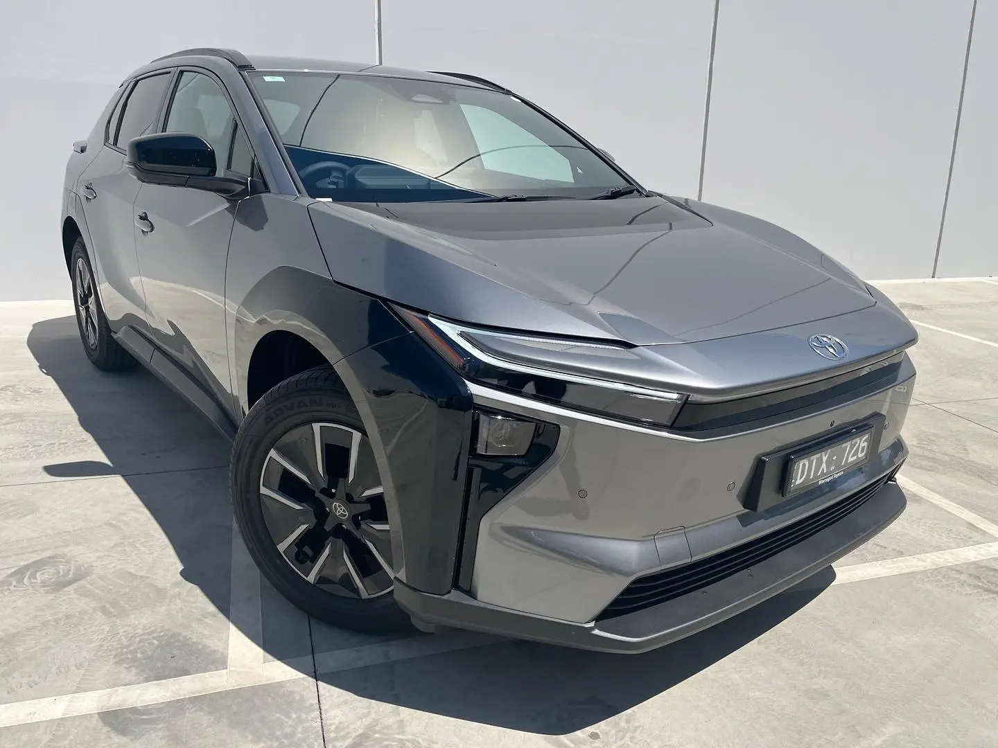 2025 Toyota bZ4X Gallery Image 1