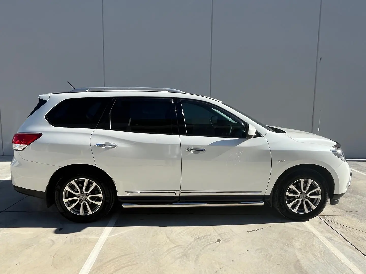 2016 Nissan Pathfinder Gallery Image 14