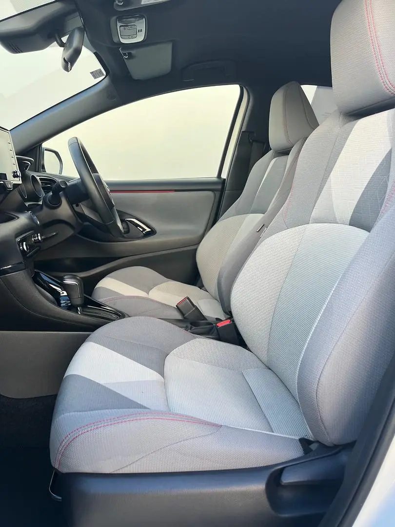 2020 Toyota Yaris Gallery Image 7