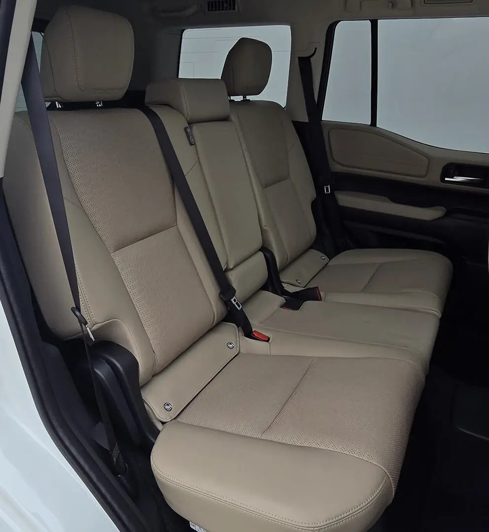 2025 Toyota Landcruiser Prado Gallery Image 25